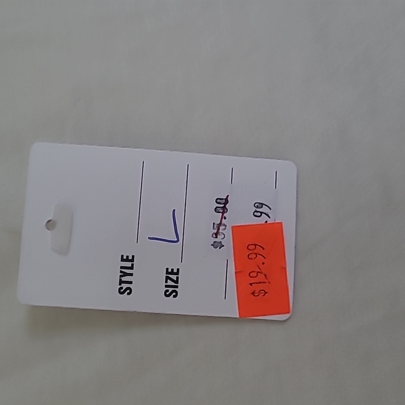 NWT Ruffled shoulder top - Picture 5 of 6